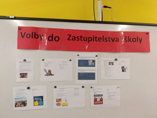 Volby v 9. B - Programy voličů; foto: web školy Volby v 9. B - Programy voličů; foto: web školy